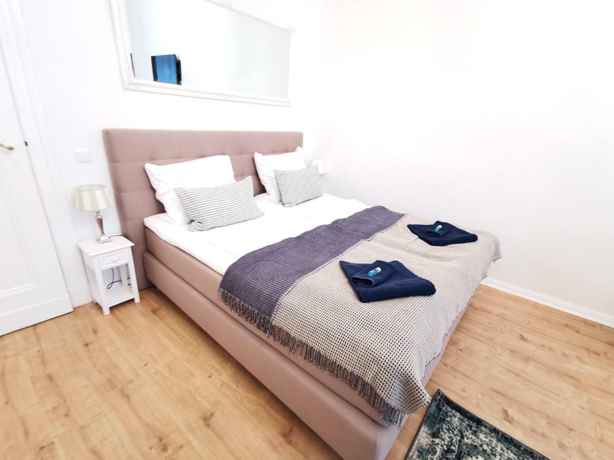 Kvh By Rockchair Apartments L Superhost Status L Boxspringbett Am Schloss Charlottenburg Welcomes You! Berlino Esterno foto