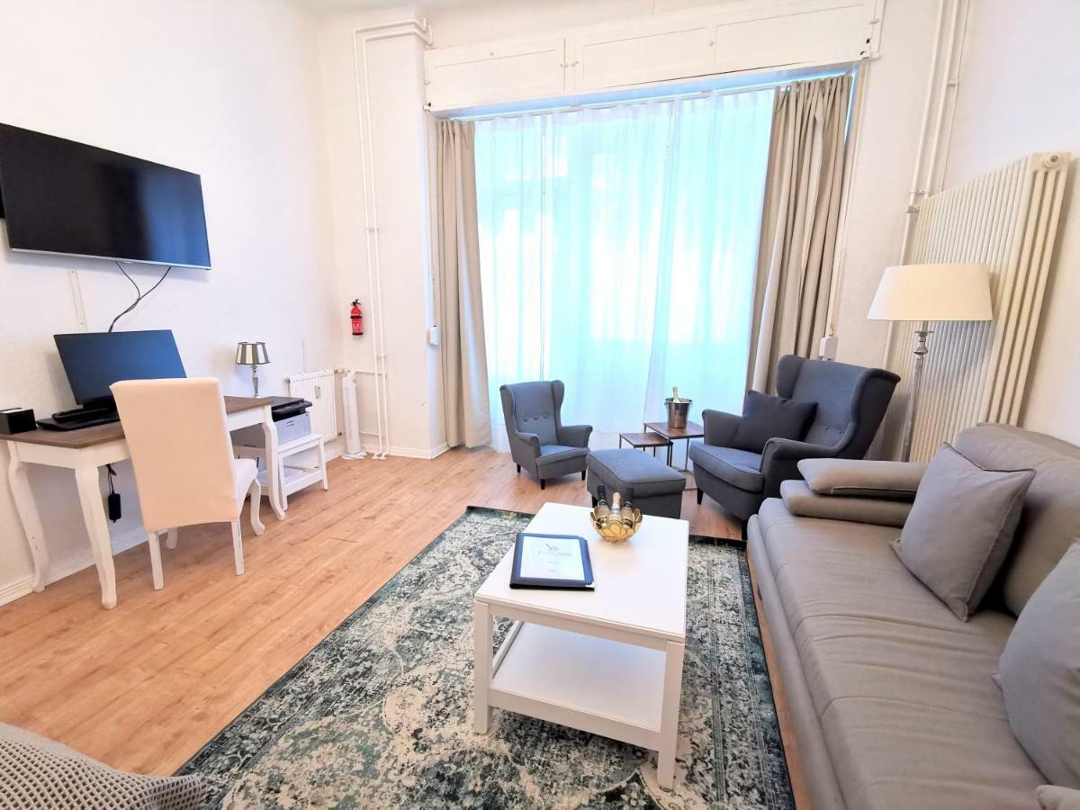 Kvh By Rockchair Apartments L Superhost Status L Boxspringbett Am Schloss Charlottenburg Welcomes You! Berlino Esterno foto