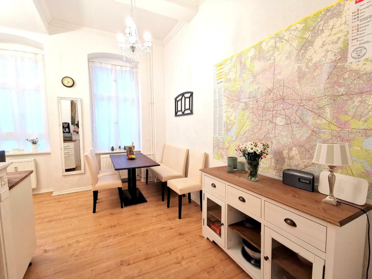 Kvh By Rockchair Apartments L Superhost Status L Boxspringbett Am Schloss Charlottenburg Welcomes You! Berlino Esterno foto